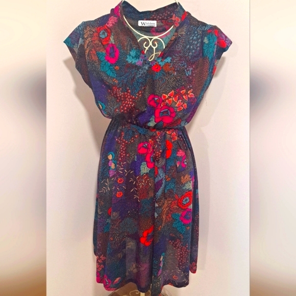 Walden classics Dresses & Skirts - Vintage Walden Classics Dress with Belt, Size Medium-Large.